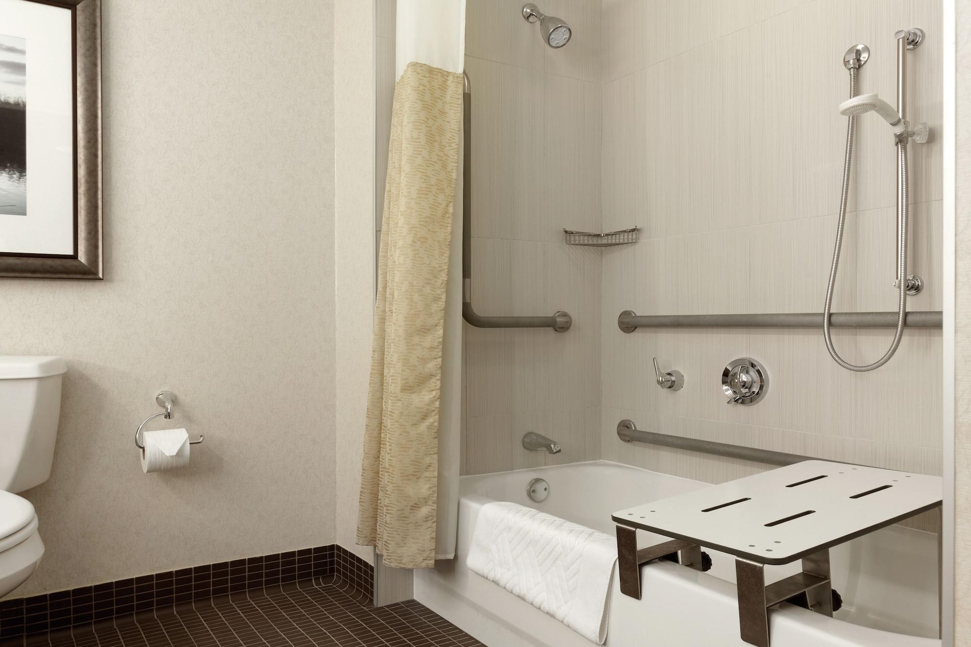 Doubletree By Hilton Hotel Boston Bayside Buitenkant foto