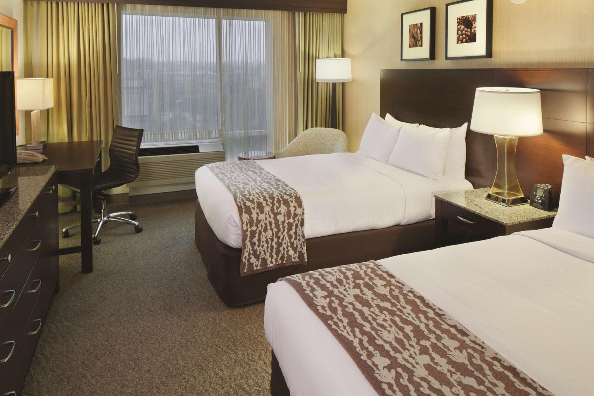 Doubletree By Hilton Hotel Boston Bayside Buitenkant foto