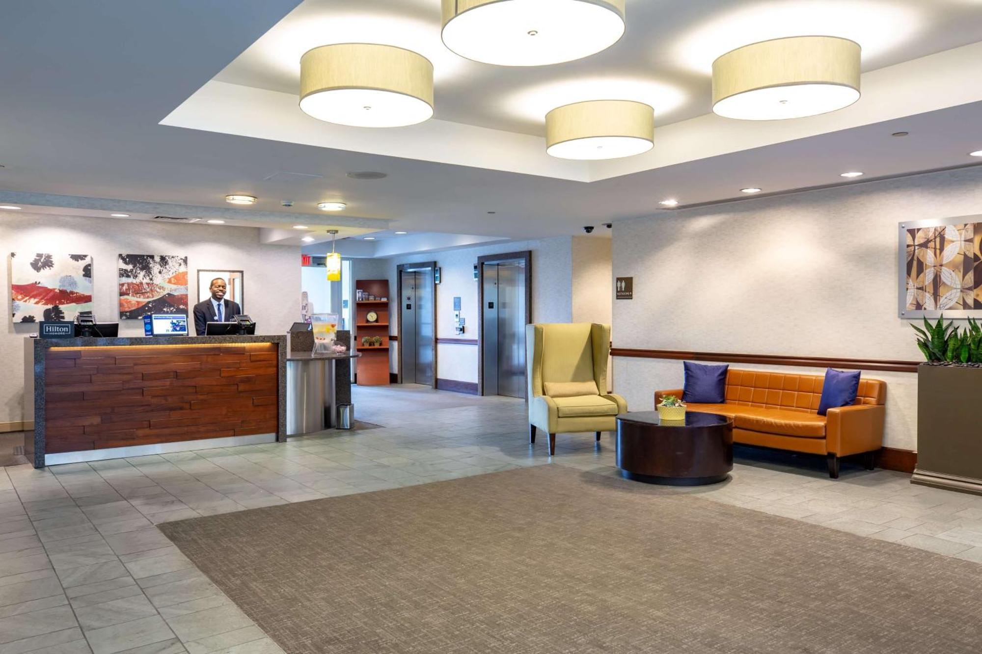Doubletree By Hilton Hotel Boston Bayside Buitenkant foto