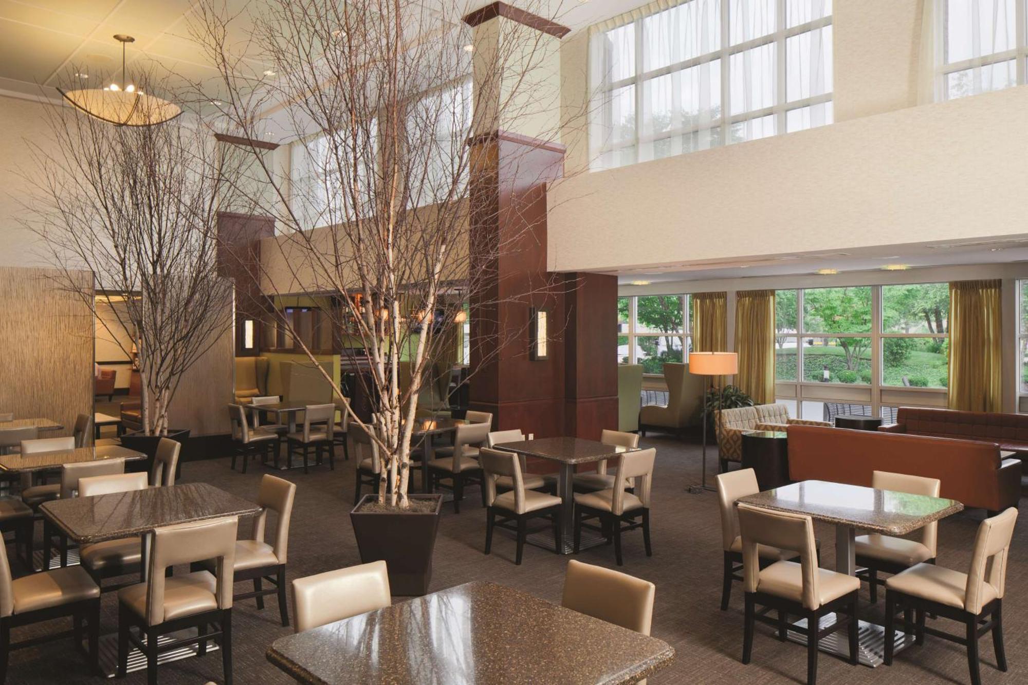 Doubletree By Hilton Hotel Boston Bayside Buitenkant foto