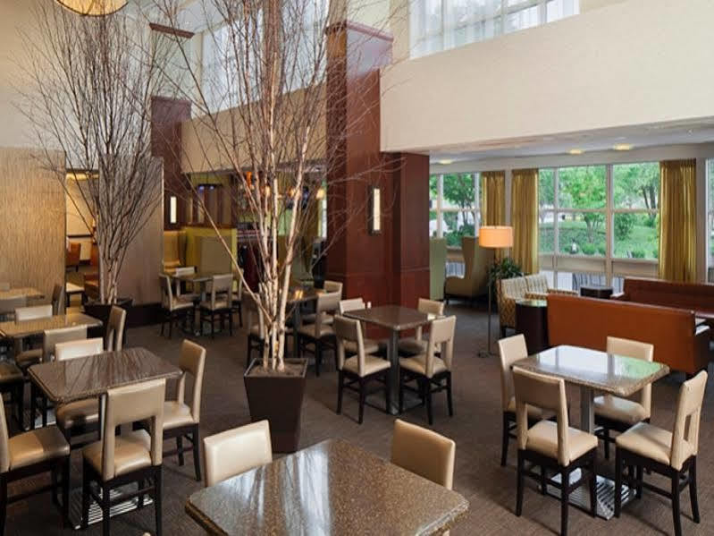 Doubletree By Hilton Hotel Boston Bayside Buitenkant foto