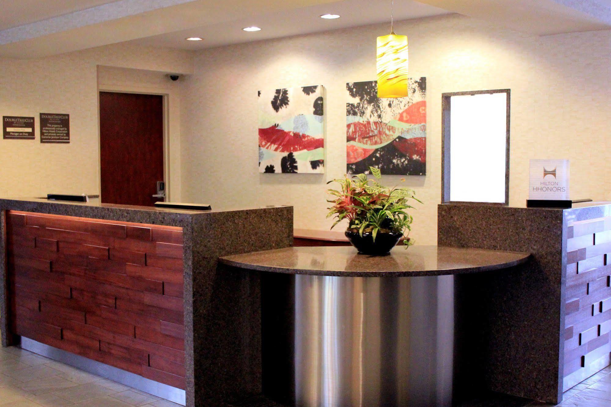 Doubletree By Hilton Hotel Boston Bayside Buitenkant foto